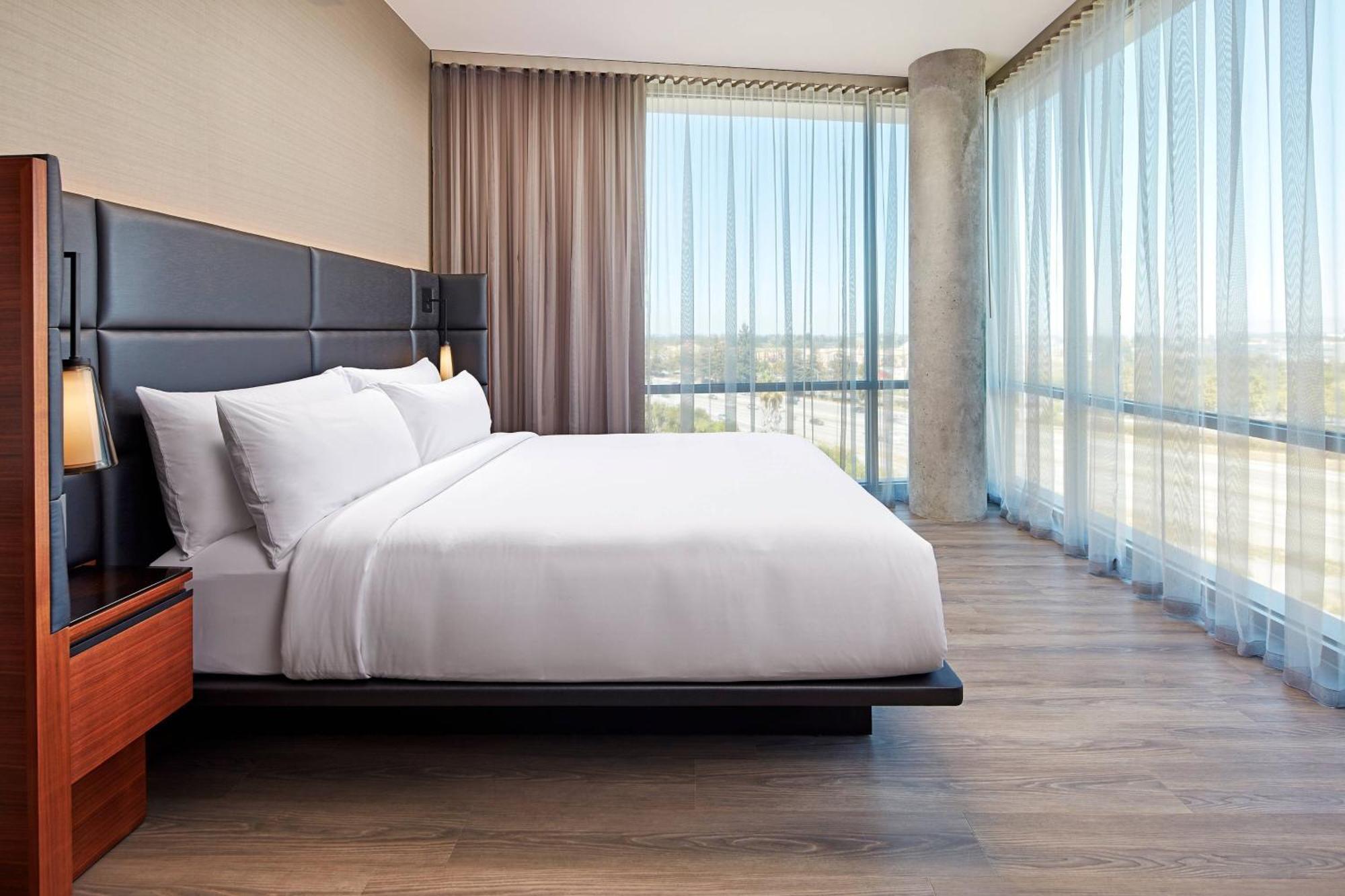 Ac By Marriott San Jose Hotel 4*